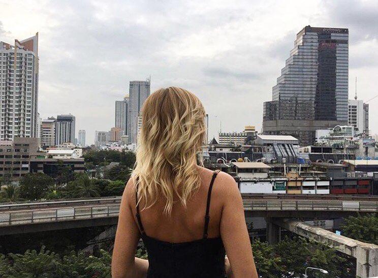 Good One Poshtel & Cafe Bar Hostel Bangkok Bagian luar foto