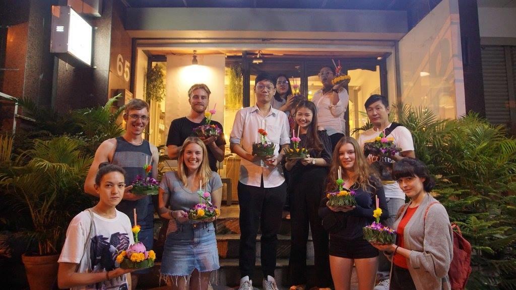 Good One Poshtel & Cafe Bar Hostel Bangkok Bagian luar foto
