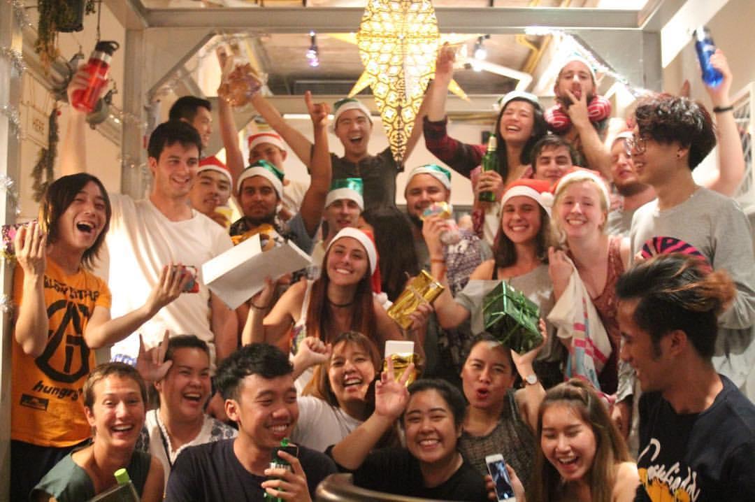 Good One Poshtel & Cafe Bar Hostel Bangkok Bagian luar foto