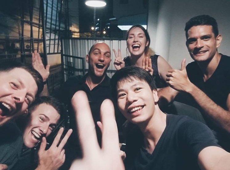 Good One Poshtel & Cafe Bar Hostel Bangkok Bagian luar foto