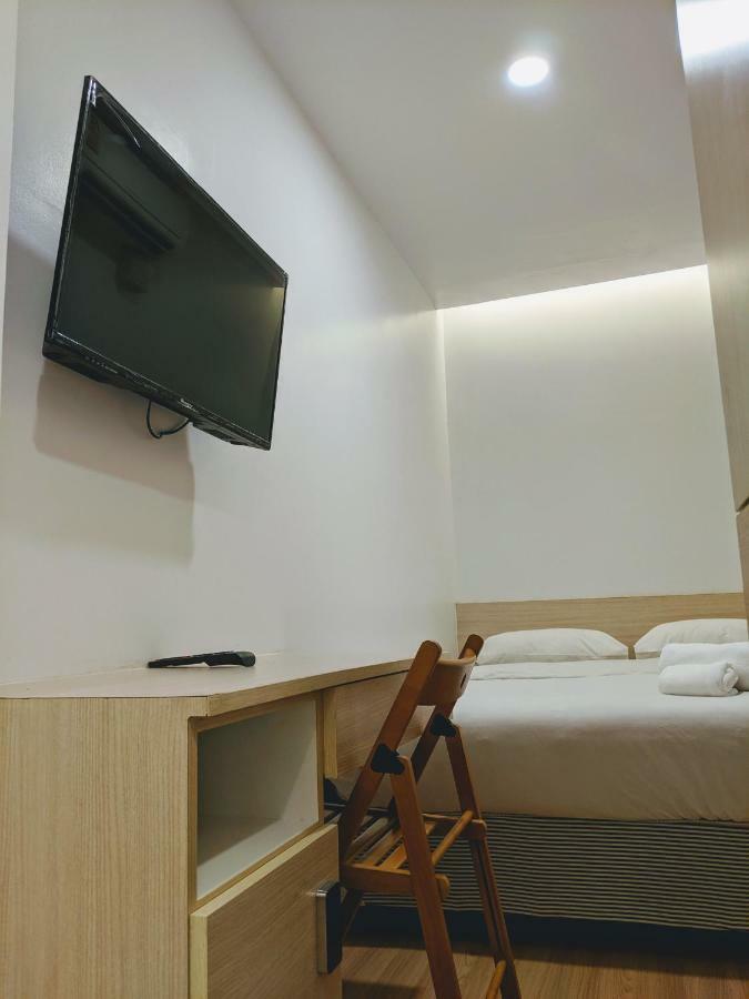 Good One Poshtel & Cafe Bar Hostel Bangkok Bagian luar foto